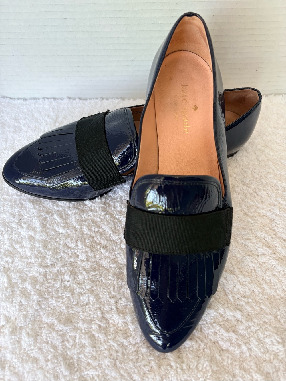 Kate Spade Cayla Fringe Loafer Dark Blue Patent Leather Black Band Size 6.5